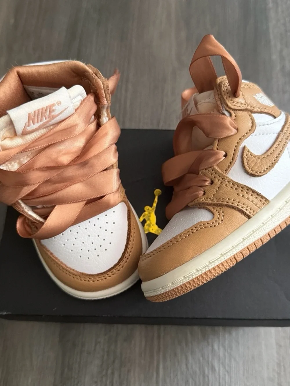 Jordan 1 Retro High OG Toddler (TD) and Tan Satin-Lace High-Top Sneakers